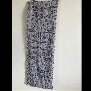 BCBG black & white scarf